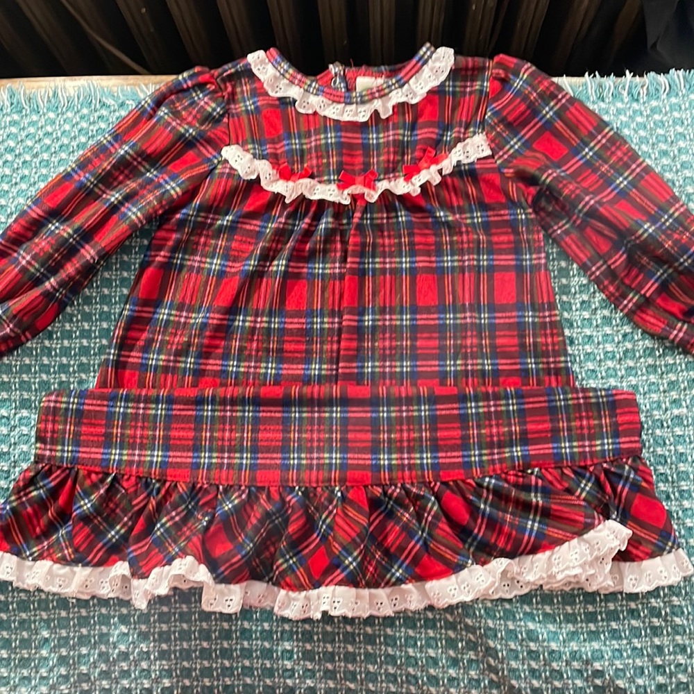 LITTLE ME night gown.
